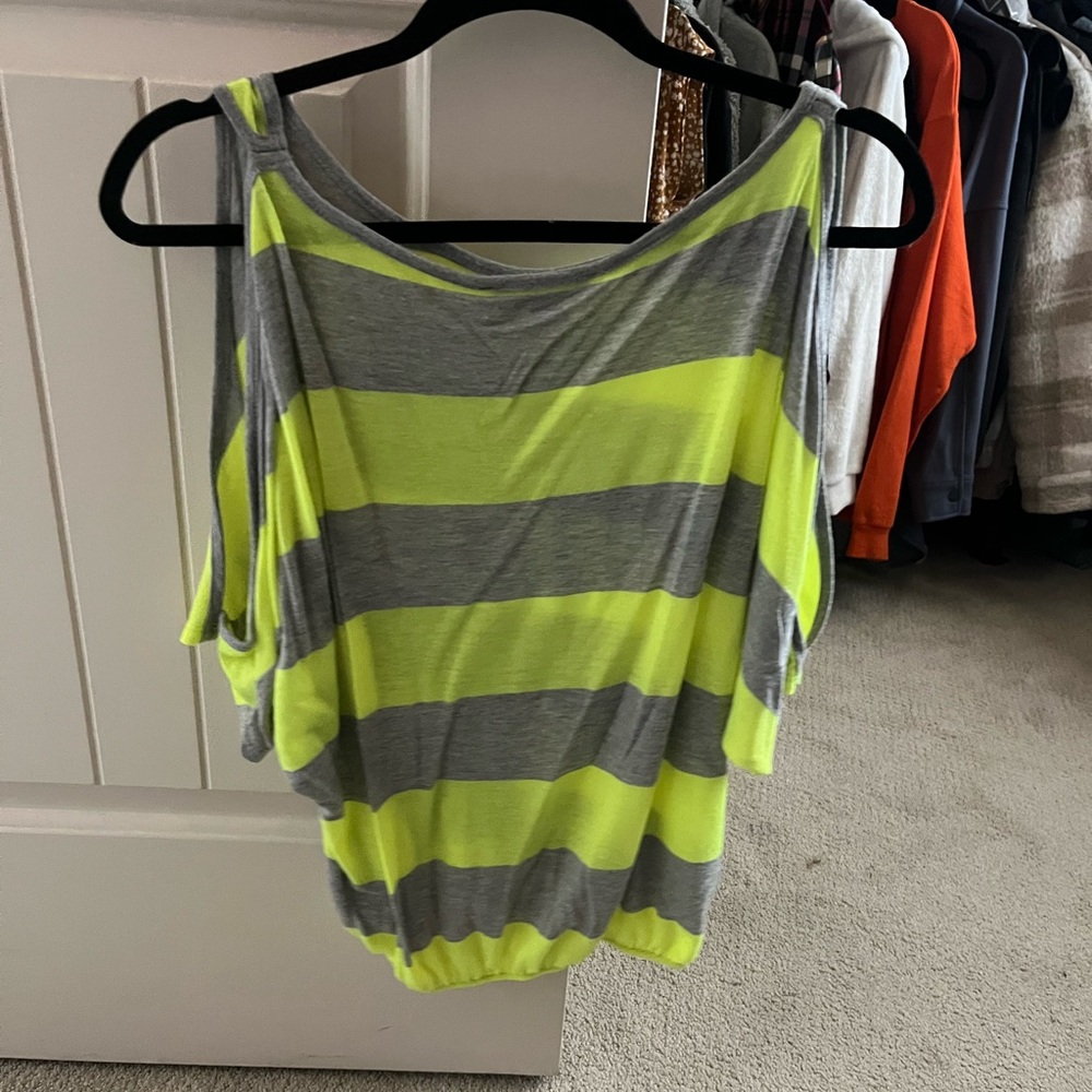 Open shoulder striped top!